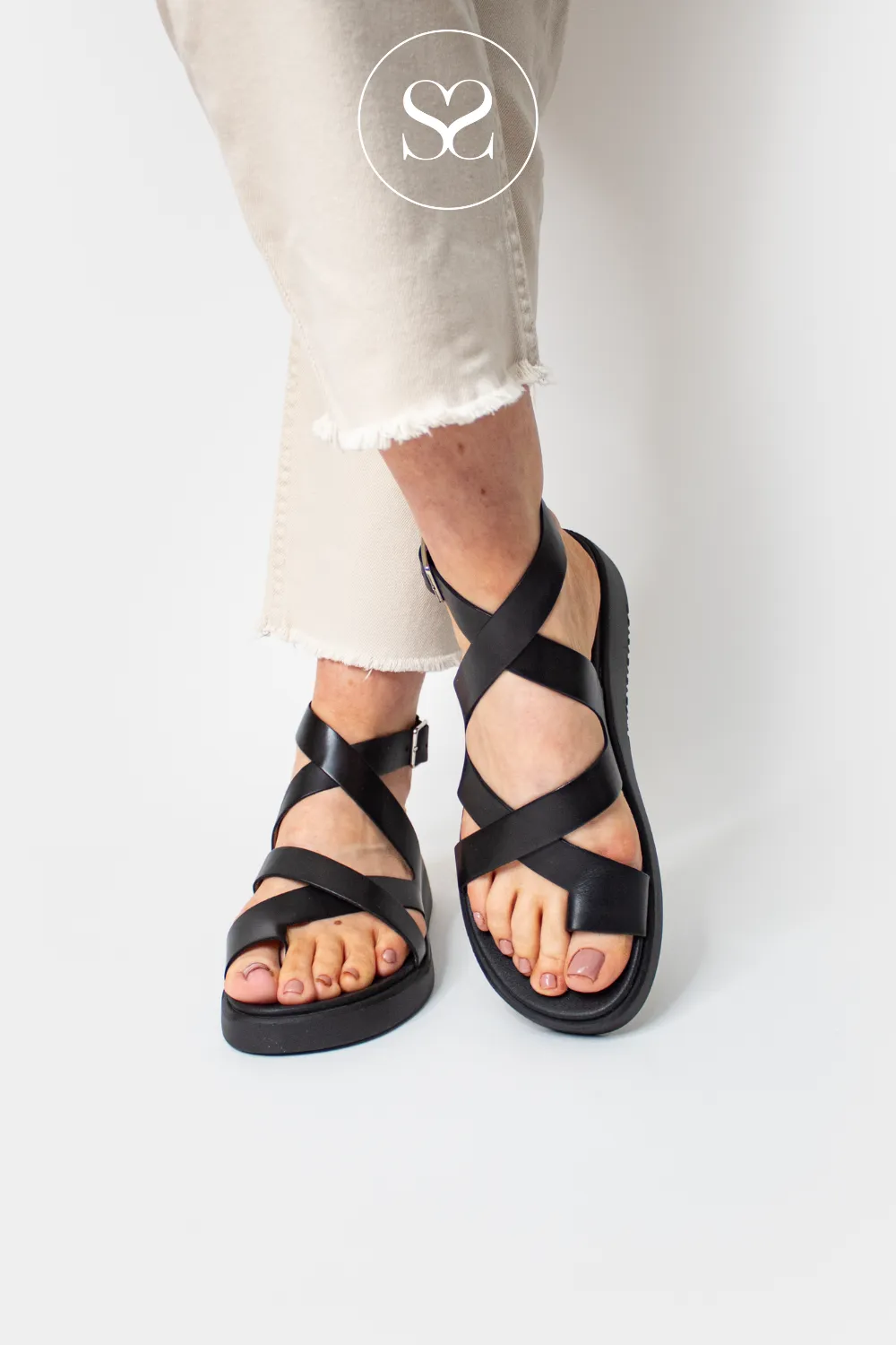 WONDERS C-6502 BLACK LEATHER LOW WEDGE GLADIATOR SANDALS